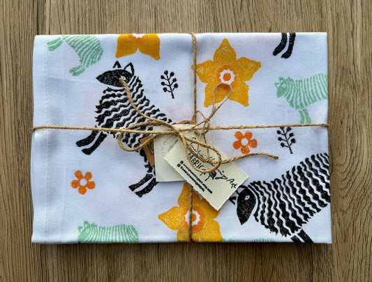 Sheep and Daffodil Tea Towel - Organic Cotton (50 x 70cm)