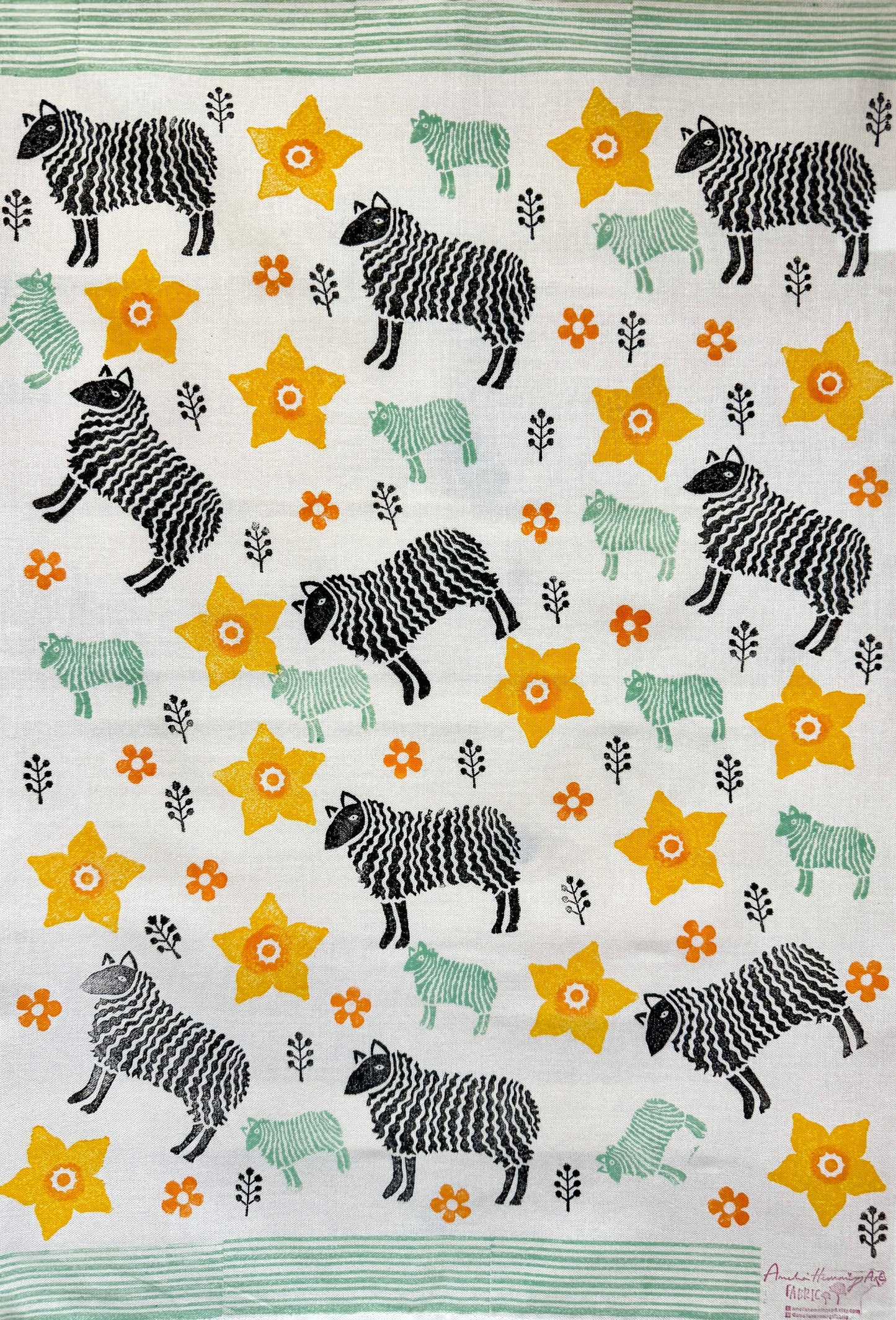 Sheep and Daffodil Tea Towel - Organic Cotton (50 x 70cm)